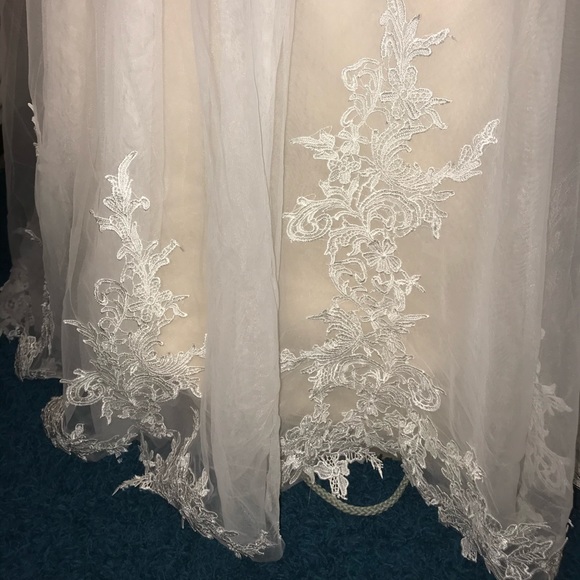 Wedding Dress - Picture 7 of 8